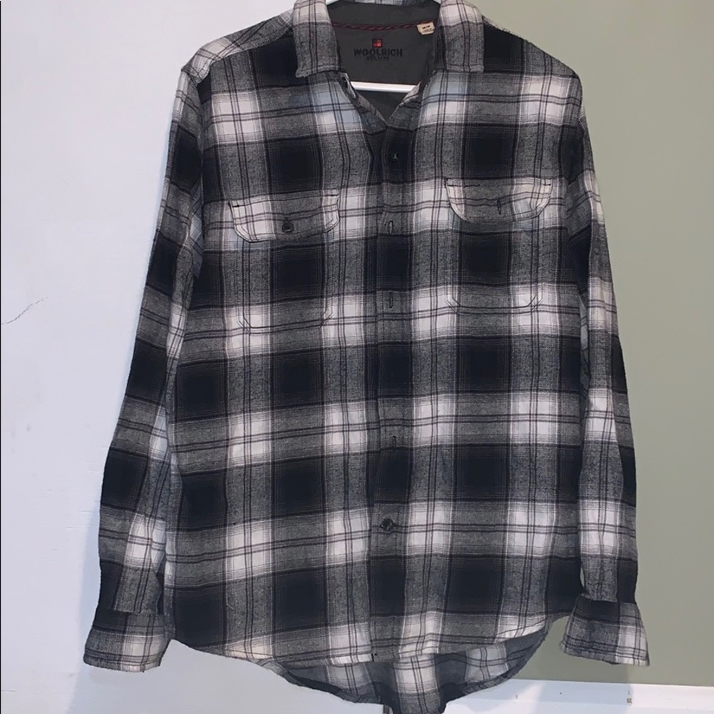 Men’s black and white flannel